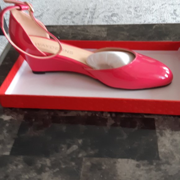 WAYDERNS - Picture 2 of 5